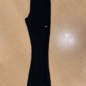 Nike women’s  Classic Black Leggings